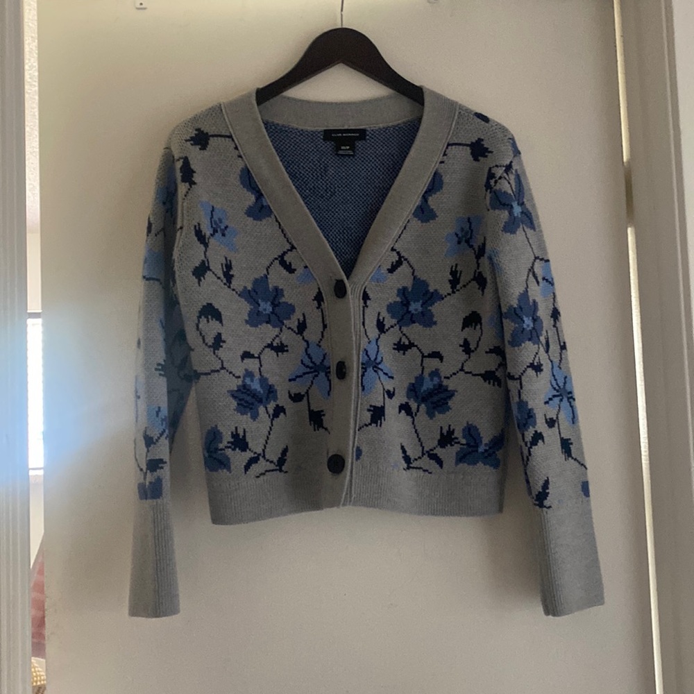 Club Monaco blue and gray comfy and elegant sweater